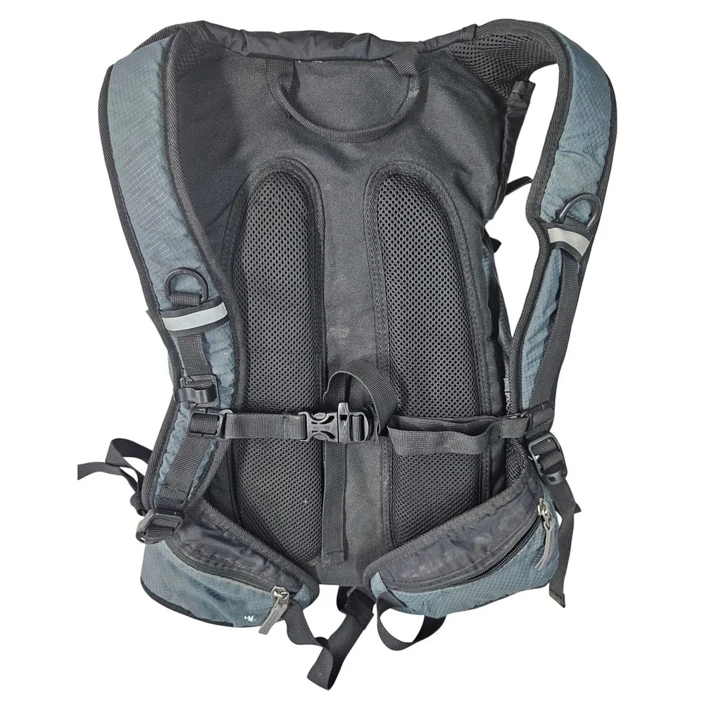 High Sierra Rumpack Gray Black Ripstop Hydration Ready Hiking Daypack Backpack